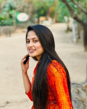Madhumitha H Instagram - 🧡✨
Heart smiles 

#sunshine #orange