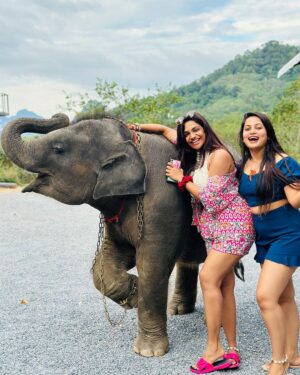 Madhumitha H Instagram - So here it comes! I agreed to the whole trip for this kutty @madhumitha.h_official. She is a beach gurl and i am a mountain wala 😉 and i lov animals. So i had an agreement with her to show me elephant 😝 but she failed it by mistake and i went mad 😠. So later today she tried harder and harder and took me there somehow but we ran out of cash, she pleaded, managed somehow within the money and i was flaunting ♥️♥️♥️ i even got mad that she didn’t click my pics properly so she asked for retake and clicked me again ♥️♥️♥️ em sorry babieeee and ilovuuu the most♥️♥️ never leaving ur side 🤣 cheers to many of my useless fights kuttieeeee🧿🧿🧿 always with u my pysch