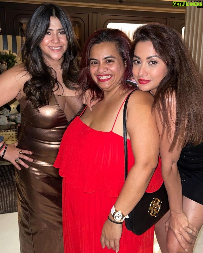 Madhura Naik Instagram - Big cheers 🥂 🙌🏼 on your success and more to come! X Fun times at #dreamgirl2 success party! India