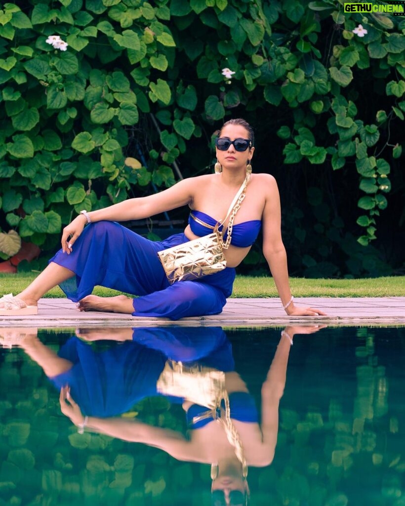 Madhura Naik Instagram - Channeling Tranquility in Blue Resort Bliss by @curves.kurumba