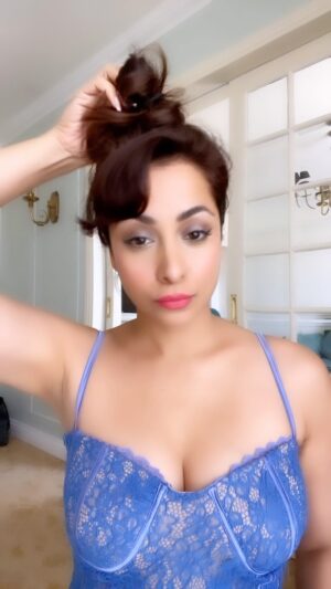 Madhura Naik Instagram - Feeling blue (not) 🎀