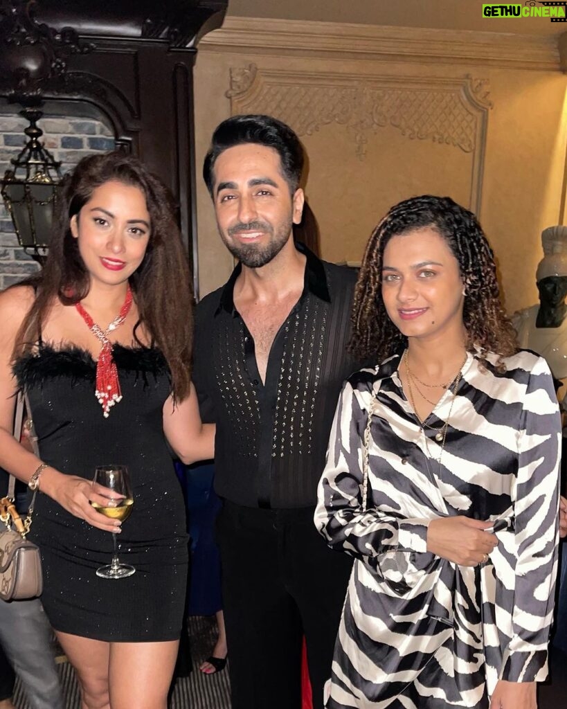 Madhura Naik Instagram - Big cheers 🥂 🙌🏼 on your success and more to come! X Fun times at #dreamgirl2 success party! India
