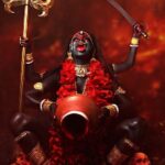 Madhura Naik Instagram - यदा यदा हि धर्मस्य ग्लानिः भवति भारत, अभ्युत्थानमधर्मस्य तदा आत्मानं सृजामि अहम् | परित्राणाय साधूनां विनाशाय च दुस्-कृताम्, धर्म-संस्थापन - अर्थाय सम्भवामि युगे युगे || “Yada yada hi dharmasya glaanirbhavati bhaarat Abhyutthaanamadharmasya tadaatmaanam srijaamyaham Paritranaay saadhunaam vinaashaay cha dushkritaam Dharm sansthaapanaarthaay sambhavaami yuge yuge " Meaning: Whenever evil (adharma) becomes dominant in the society, God will himself come to this earth to restore dharma. 🪷 #mahakali #bhagvadgita #kali