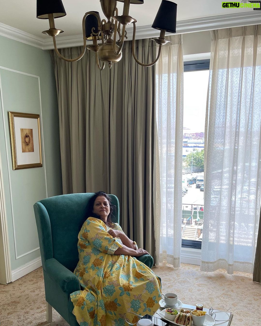 Madhura Naik Instagram - Pre weekend dump 🫣😂🪷 Colombo, Sri Lanka