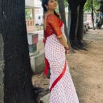 Mahalakshmi Shankar Instagram - Beautiful white chettinadu cotton saree from @tamilnadu_khadi_bharani_silks_