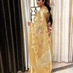 Mahalakshmi Shankar Instagram - Attractive pure kora tusser fabric with designer embroidery all over saree and weaving Kanchi border from @chinnam_collections Beautiful blouse designed and stitched by @anora_artstudio Hair stylist @jenifer_hair_stylist_official