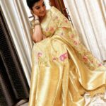 Mahalakshmi Shankar Instagram - Attractive pure kora tusser fabric with designer embroidery all over saree and weaving Kanchi border from @chinnam_collections Beautiful blouse designed and stitched by @anora_artstudio Hair stylist @jenifer_hair_stylist_official