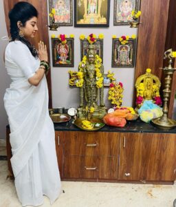 Mahalakshmi Shankar Instagram - Happy Independence Day🇮🇳 Beautiful soft Lenin cotton saree from @w0mens_wardr0be Blouse designed and stitched by @lakshmi_lv14