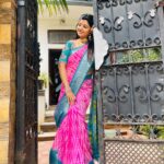 Mahalakshmi Shankar Instagram - Aari work blouse designed and stitched by @prabhaaaricreations. The work was neat and good and they made exactly what I asked. The stitching and fitting was perfect. Beautiful Kora cotton saree from @poppy_petals1013 Beautiful jewellery set from @jk_bridalmakeover_and_mehendi