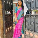 Mahalakshmi Shankar Instagram - Aari work blouse designed and stitched by @prabhaaaricreations. The work was neat and good and they made exactly what I asked. The stitching and fitting was perfect. Beautiful Kora cotton saree from @poppy_petals1013 Beautiful jewellery set from @jk_bridalmakeover_and_mehendi