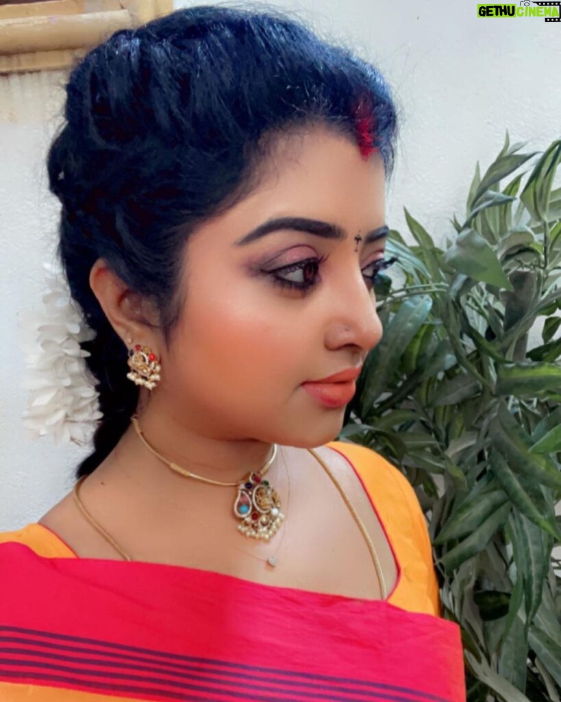 Mahalakshmi Shankar Instagram - Totally in love with this beautiful simple yet elegant necklace set. Thanks to @jewel_by_sankge
