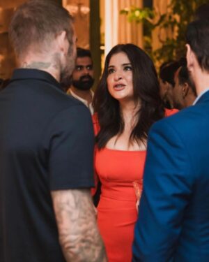 Maheep Kapoor Instagram - Ahhhhhmazing evening ❤️❤️❤️🤗 Family , Friends & the cherry on the cake DAVID BECKHAM !!!!!!! #SuchAGentleman 🤩😍 Thank you my darling @sonamkapoor & @anandahuja ❤️🤗