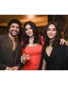 Maheep Kapoor Instagram - Ahhhhhmazing evening ❤️❤️❤️🤗 Family , Friends & the cherry on the cake DAVID BECKHAM !!!!!!! #SuchAGentleman 🤩😍 Thank you my darling @sonamkapoor & @anandahuja ❤️🤗