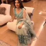 Maheep Kapoor Instagram - Diwali nights 🪔 are back & I’m loving it ❤️🕺🏻 kick starting it off in a @surilyg sparkly saree & @tyaanijewellery #LoveMySaree ❤️💎