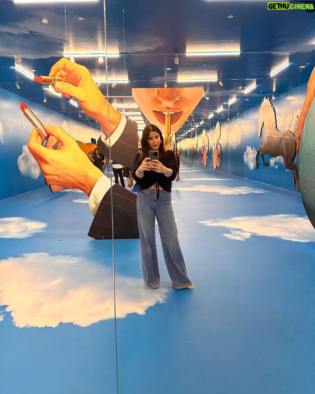 Maheep Kapoor Instagram - Art has never been so much FUN ! @nmacc.india this is incredible 🤩❤️👑 Nita Mukesh Ambani Cultural Centre