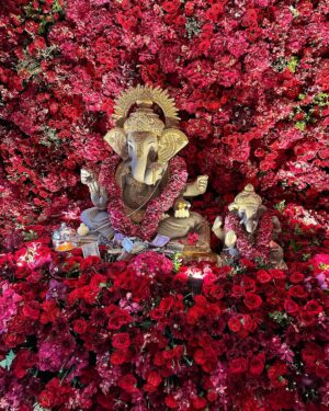 Maheep Kapoor Instagram - May Ganpati Bappa bless us all ❤️❤️❤️❤️🙏🏼 Health , Happiness & Prosperity 🧿❤️🙏🏼