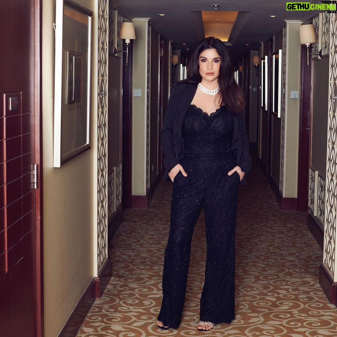 Maheep Kapoor Instagram - Iām nicer when I like my outfit šš¤š @roseroom__official by @isha__13 debuts at India Couture Week! Photography: @nitinn_s Marketing: @quirkbrandconsulting Makeup by @makeupbypujataluja