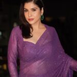 Maheep Kapoor Instagram - The colour purple 🩷🤩 ufff this saree 🤩 Outfit - @itrhofficial Styled by - @mohitrai with @shubhi.Kumar Emeralds by @tyaanijewellery #Perfect ✨