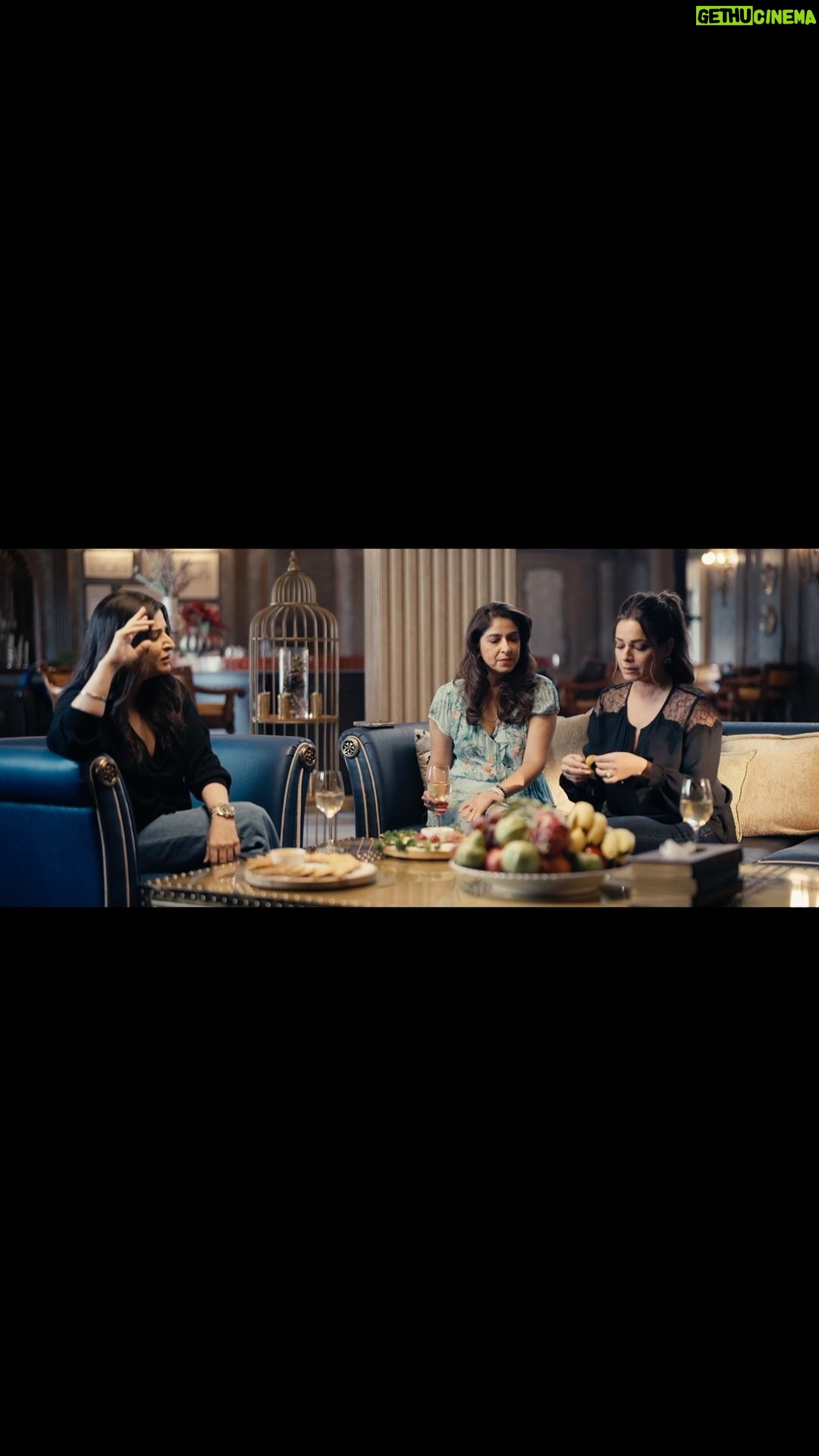 Maheep Kapoor Instagram - Looks like even our husbands have gone crazy about everyone’s Dream Girl! 😲 #25AugustHogaMast #DreamGirl2 in Cinemas on 25th August. @ayushmannk @ananyapanday @ektarkapoor @shobha9168 @balajimotionpictures @neelamkotharisoni @bhavanapandey @sanjaykapoor2500 @pooja___dreamgirl
