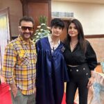 Maheep Kapoor Instagram - That’s my boy ❤️❤️❤️❤️ #ecolemondialeworldschool #ClassOf2023 #ProudMamaMoment 🤩❤️