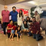 Maheep Kapoor Instagram - Merry Christmas & Happy New Year ❤️ from mine to yours ❤️🧿 #MyXmasWeek with #Family #Grateful #2024 🧿💝