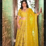Maheep Kapoor Instagram - Love my lime green @vikramphadnis lengha 🍋💖🍀 #WeddingReady ,,, Jewels @tyaanijewellery 💝💖💖