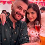 Maheep Kapoor Instagram - My @vedika.karnani wedding ❤️ #mehndi #weddingdiaries #LoveAndOnlyLove ❤️