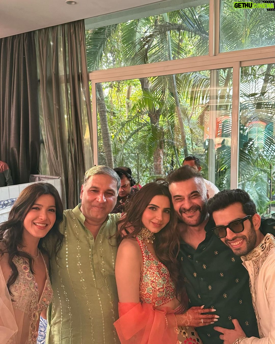 Maheep Kapoor Instagram - My @vedika.karnani wedding ❤️ #mehndi #weddingdiaries #LoveAndOnlyLove ❤️