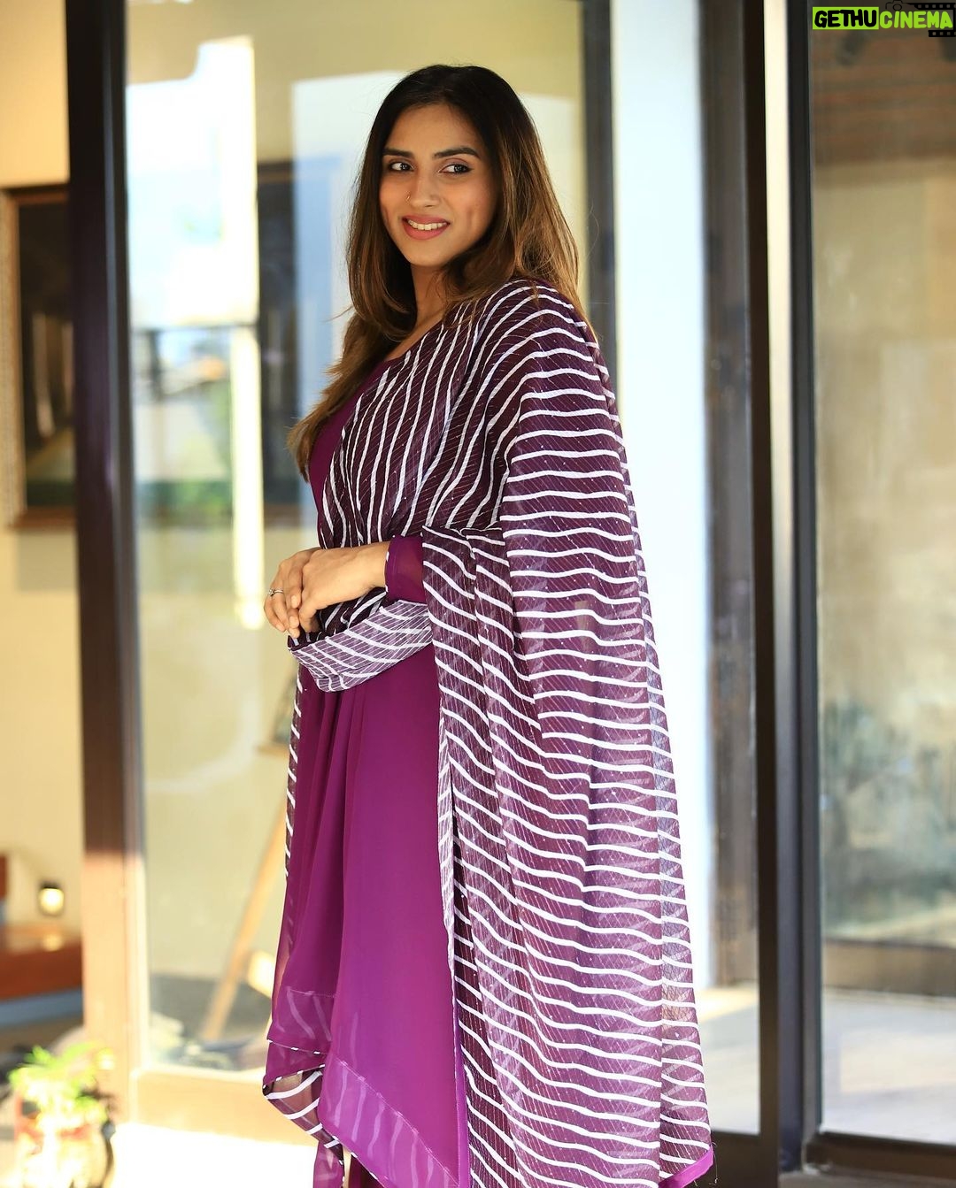 Malavika Jayaram Instagram - 💜 @linara_bynazianasrullah