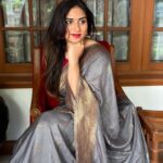 Malavika Jayaram Instagram – My mom’s saree is all I need to feel her comforting hug all day long ❤️