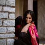 Malavika Jayaram Instagram - தங்கம் @madras_ponnu × @malavika.jayaram #saree #sareelove #thangam #madras #southindia #traditions #ethnicjewellery #ethnicity #dakshindiaries #igphotography #potraitphotography #models #instagram #igmodel