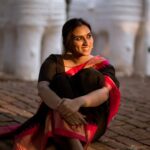 Malavika Jayaram Instagram - தங்கம் @madras_ponnu × @malavika.jayaram #southindianfashion #dakshindiaries #traditions #portrait_ig #portraitsmag #portraitphotography #moodyports #sunkissed #portraitvision #pursuitofportraits #agameofportraits #portraiture #ourmoodydays #portraits_mf #portraits_universe #portraits_life #fatalframes #forbiddenart #portraitmood #indiapictures #sareelove #saree #goldenhour #sunlight