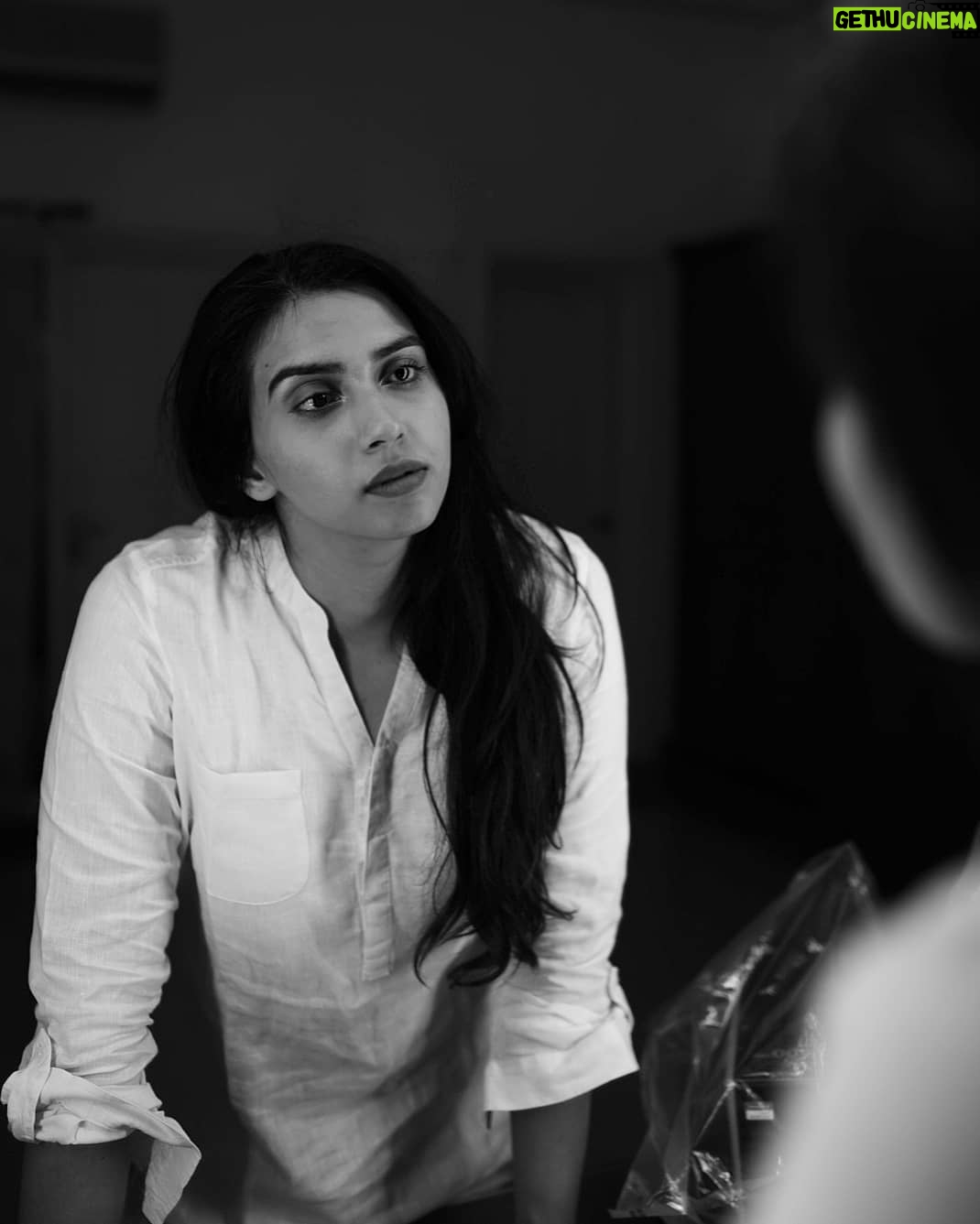 Malavika Jayaram Instagram - Noir et blanc... 📸: @kalidas_jayaram