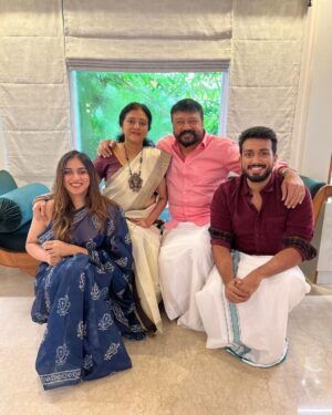 Malavika Jayaram Instagram - Wishing everyone a happy and prosperous Onam!
From ours to yours 🌸