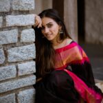 Malavika Jayaram Instagram - தங்கம் @madras_ponnu × @malavika.jayaram #saree #sareelove #thangam #madras #southindia #traditions #ethnicjewellery #ethnicity #dakshindiaries #igphotography #potraitphotography #models #instagram #igmodel