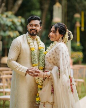 Malavika Jayaram Instagram - I got engaged to the love of my life.
07-12-2023… a roller coaster of emotions . 
A day Navaneeth and I will always be thankful for 

@magicmotionmedia 
@elysian.dreamscapes 
@labelshireenshahana 
@malabargoldanddiamonds 
@montrosegolfresort 
@rizwan_themakeupboy