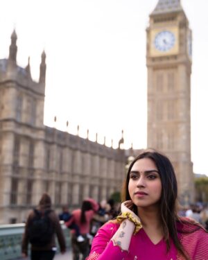 Malavika Jayaram Instagram - Throwback to when I strutted proudly through London in my desi attire.

Thanks @georgesimon_m for these beautiful shots