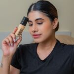 Malvika Sitlani Instagram - Hey my loves 💕 I put the all NEW @smashboxindia Always On Skin Balancing Foundation to the #WearTest 👀 Love that it’s infused with Hyaluronic Acid which makes it super hydrating! it’s buildable and gives a skin like finish ✨ It gives 16 hour wear, for your long days with no touch up needed 🥰 It has a range of 30 shades to choose from, so there’s definitely a shade for everyone 🫶🏻 Go ahead and check it out!! #SmashboxIndia #AlwaysOnFoundation #MalvikaSitlani #WearTest