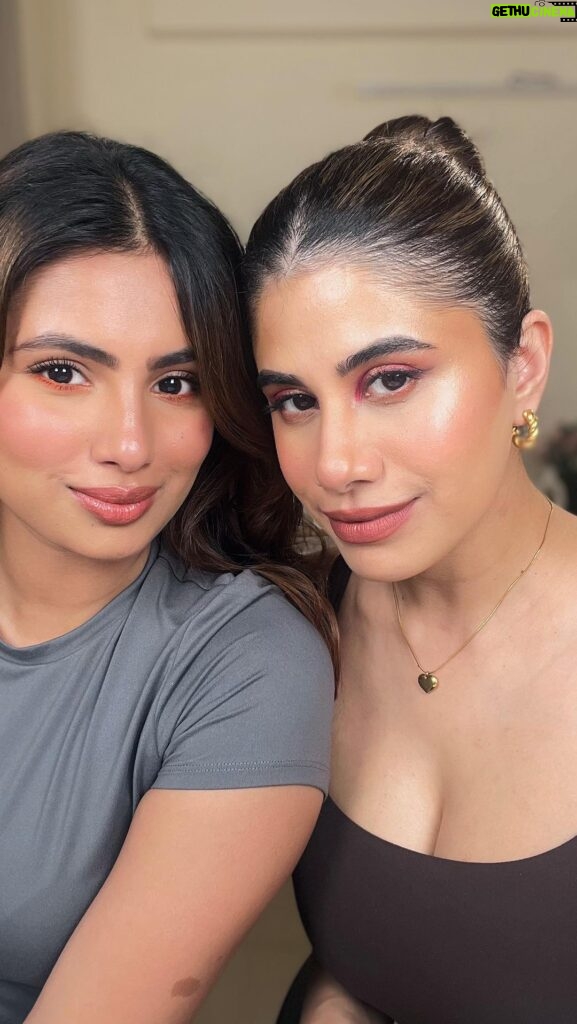 Malvika Sitlani Instagram - Did you see that comin 👀 Vibing with my gurl @aashnahegde 💕 Stay tuned fun GRWM on YouTube tomorrow, where we chat about our childhood, relationships, our mothers & sooo much more 💛💛 . . . #MalvikaSitlani #AashnaHegde #ReelsIndia #TransitionVideo #Explore #Fyp