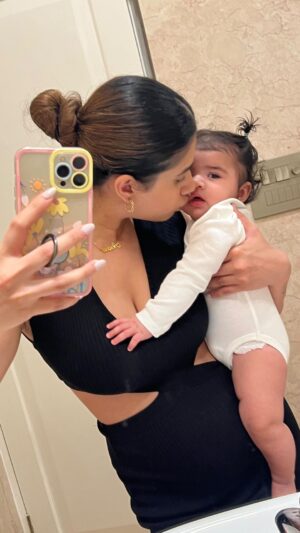 Malvika Sitlani Instagram - Sun, sand and smiles 🥰
Last weeek from Abby’s first vaccay 💕

Goa is always a good idea 🏝️ pool days, good food and the best company 🥰 with my girls 🫂

Also our stay was the comfiest and so warm @rainforestvillasgoa @mayalandhomesgoa 
.
.
.
#AbikaInGoa #GoaDiaries #RainforestVilla #Goa #Vacay