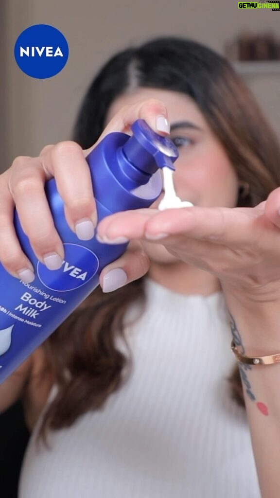 Malvika Sitlani Instagram - Wave goodbye to winter dryness with one of my fav moisturizers!🤍😍❄️ Embrace Complete Care and dryness protection with NIVEA Body Milk 5 in 1.❄️✨💙 #Collab with @niveaindia #NIVEA #NIVEAForYou #NIVEAIndia #NIVEA5in1BodyLotion #WinterSkincare #NIVEAWinterCare