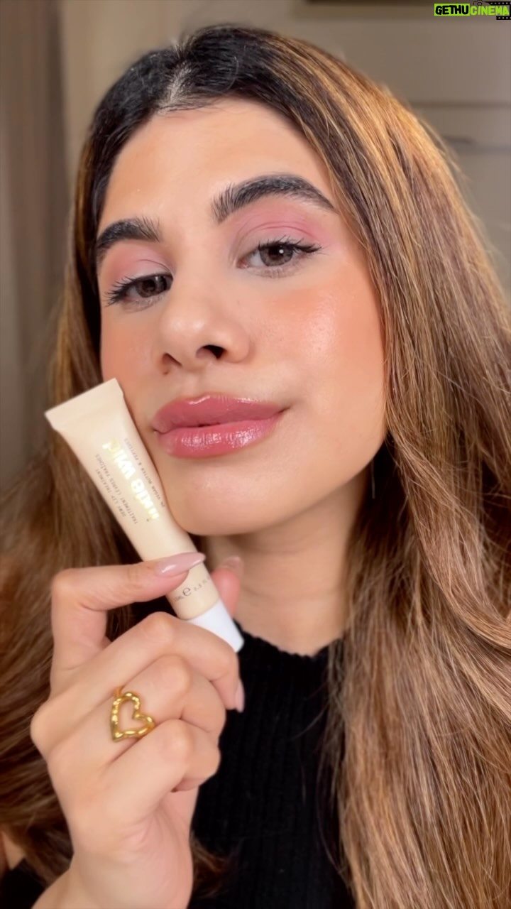 Malvika Sitlani Instagram - Hey my loves 🩷🩷 The secret is out 🤫 DLT Is here in India 🇮🇳 and am sooo happy to be @indewild lip ambassador for the same 👄 Here’s a little backstory on my love for the product 🫶🏻 I mean it’s a thick lip treatment infused with peptides & squalane which are my favourite ingredients and also vegan butter - which is a chemically formulated ghee! It’s the juiciest lip product I have used so far and has become my go to 🥰 💯 . . . #malvikasitlani #malvikaxindewild #lipambassador #dewyliptreatment #dlt #lipbalm