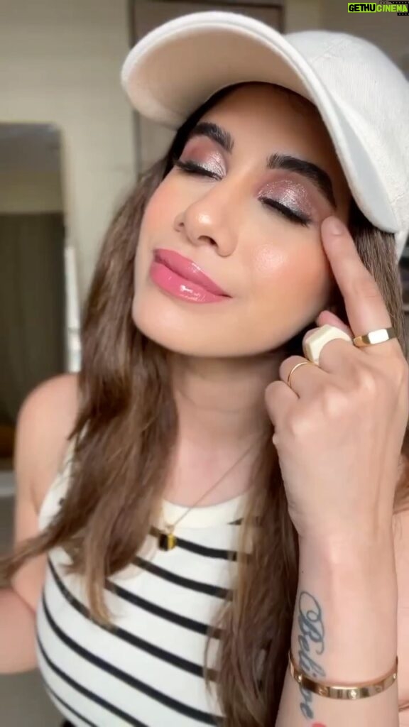 Malvika Sitlani Instagram - I love my neutral eye palettes! 😍 BEAUTY! These are my current faves ! 🌸💛 1. @hudabeauty - Empowered 2. @praush.beauty - The Show Stopper 3. @patricktabeauty - Rose (My MOST fav ❤️) 4. @patmcgrathreal Mothership (Wearing this palette on my eyes ^) All palettes available on Nykaa, except Patrick Ta (PT needs to come to India! 💛🌸🥹)