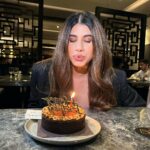 Malvika Sitlani Instagram - 31 and so much wiser. I wish for love, the strength to find myself and the courage to raise Abigail 🫶🏻🎉 Thank you for all your wishes my beautiful babes 🎂 PS : Last year I was popping champagne, this year in pumpin Dudu 🍼😅 Life! #itsmyburday