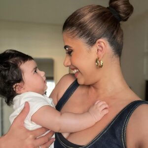 Malvika Sitlani Instagram - Happy 5 months my Abigail! ✨

• You’ve made me a member of the 5 am club 🤓
• You make me laugh when I’m at my lowest point 
• You are the happiest baby I know 
• Your laughter is infectious 
• Your eyes are filled with curiosity
• You are SO beautiful 🥹
• You are so sassy and dramatic 

My life has become beautifully chaotic! 😅🥹

I love you more everyday, baby girl 💛