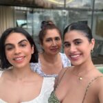 Malvika Sitlani Instagram - My girls!!! 🌟💋🫀 . . 🌴☀️ @veronicabahl @jenifercaroline7 🤗 have been my pillars through it all 🤍 I genuinely don’t know what I would do without them 💕