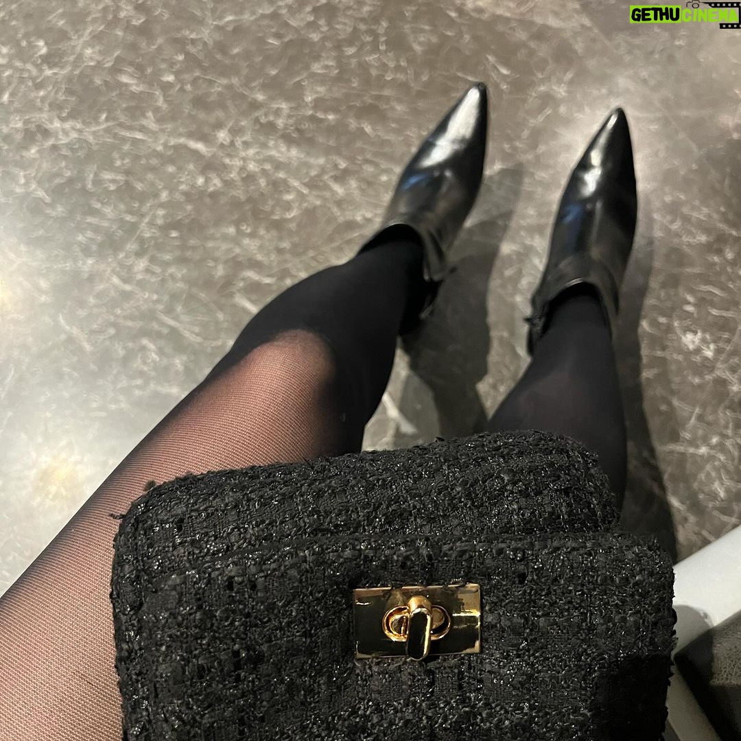 Malvika Sitlani Instagram - 🖤 If black was a mood 🖤 . . . Head to toe in Zara Purse - HM Stockings - Can’t remember 😶🥹