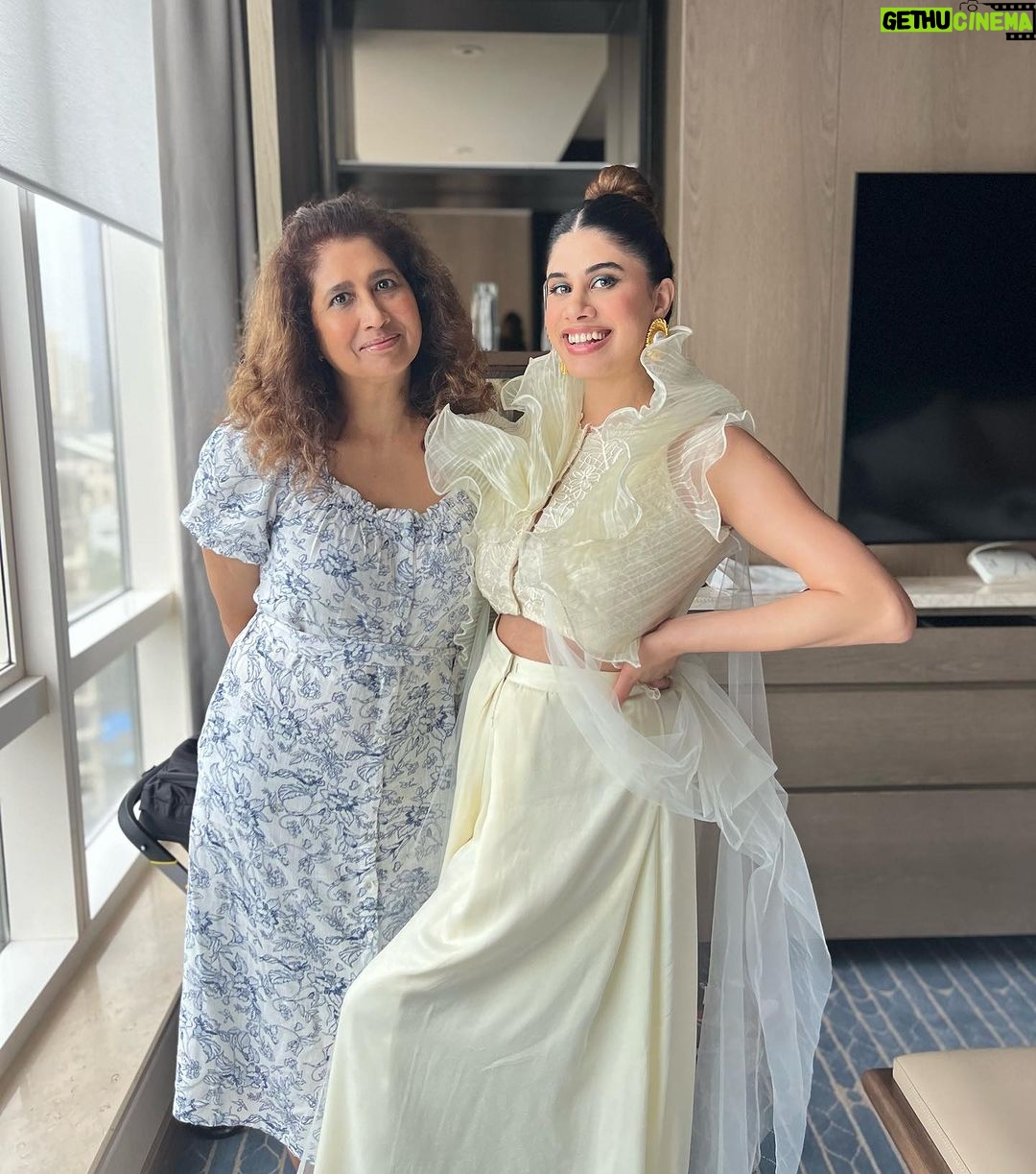 Malvika Sitlani Instagram - I remember being SO excited when I got the call from @thewordmagazine to be a part of their magazine cover! I was 2 months postpartum. I hadn’t felt THIS happy is so long! 🥰 Freshly out of a marriage, just having given birth to my baby & with a lot of physical scars and sadness at the back of my mind, I chose to walk towards the path that would enrich the next phase of my life. I strapped my bags, took Abby and my best partner - my mum with me on set and I completed the shoot. The rush I felt is inexplicable 💛🌸 And in that moment, it truly felt like I was going to be okay because when you’re going through adversity in the public eye, you think it’s never going be the same again, and that people are going to forget you and your work. But that wasn’t the case, I told myself that I was going to do everything it takes to make it out of this. I breastfed Abby in between my shots and I had to pump in gaps + my stamina was not the best but I guess nobody sees that part of the glamour. I’m incredibly proud of how far I’ve come despite having a lot of stuff thrown at me in this past year 😇 I chose to heal I chose to put in the self-work I chose to be with people that loved me I chose to show up for my daughter I chose ME 🥰💛 My work gives me PURE JOY. It’s super rare to find someone truly fulfilled in their work life and I’m SO blessed to have that part of my life working out for me when everything else isn’t 🤍 🌸 Be Kind 🌸 Just because you don’t see it, doesn’t mean it’s not happening 🤍