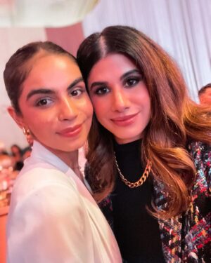 Malvika Sitlani Instagram - My days 🌸

1. Finally, taking some selfies 🤳
2. Afternoon naps with Abby 😴
3. Mama’s haath ka khaana 🍛
4. Feeling confident 🕺 
5. Night out with my girl 👯‍♀️
6. Being 19 again 👧🏻
7. Movie nights 🍿 
8. Blush addict, organizing my studio 💝 

How was your week? 😍
