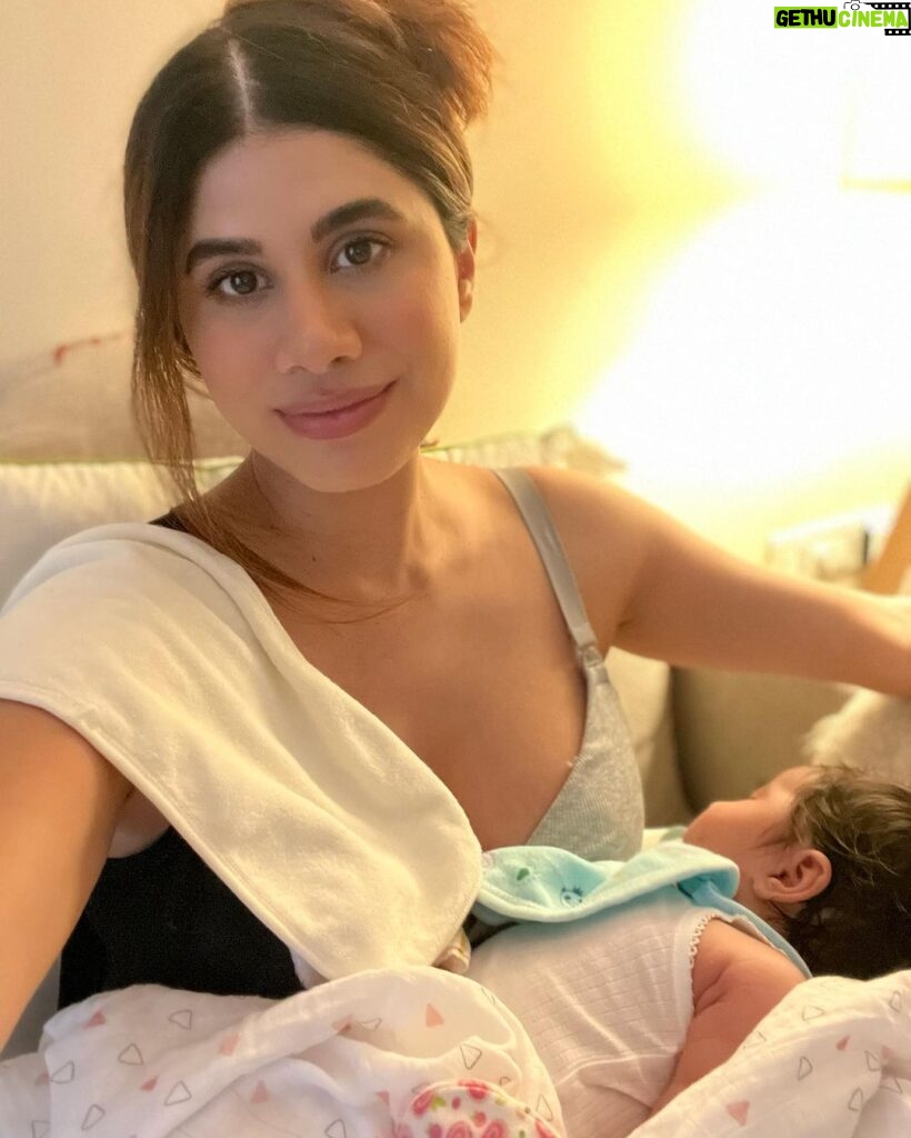 Malvika Sitlani Instagram - Happy breastfeeding week Mama’s! 🌸🤱🏻👶🏻 🌰🌰 Whether you’ve breastfed for 1 week or 1 year, you are beyond amazing. It takes immense physical energy to breastfeed your babies. The sleepless nights, leaking, pumping, struggling with low milk supply & high milk supply constantly, clogged ducts, stretch marks, mastitis…😰 It’s a journey of it’s own 🌊 Breastfeeding is a skill. It does not come “naturally” to new mums. I wish people would just stop pressuring mums to breastfeed, not everyone can because of various reasons and that’s also OKAY. As long as your baby is fed - you are doing amazing mama 😘 It’s a very difficult skill to learn and stick by for months - we feel like giving up a lot because of the toll it takes on our mental and physical health, but we do it anyway! 😌🥰 We all have different breastfeeding stories - and they’re all valid 🫶🏻 You are loved and adored. Thank you for doing what you do 🥹 💕🫶🏻👶🏻 #breastfeedingweek